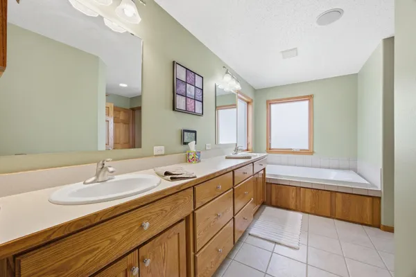 $640,000 | 1816 Queensbury Street, West Fargo, ND 58078