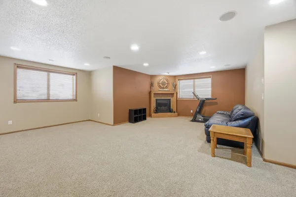 $640,000 | 1816 Queensbury Street, West Fargo, ND 58078