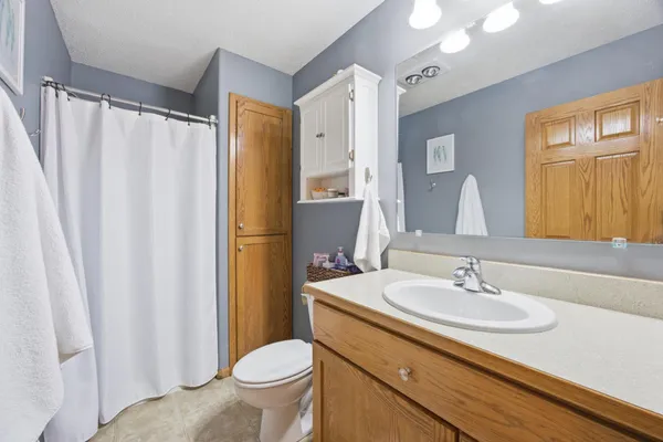 $640,000 | 1816 Queensbury Street, West Fargo, ND 58078