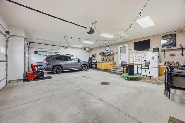 $640,000 | 1816 Queensbury Street, West Fargo, ND 58078