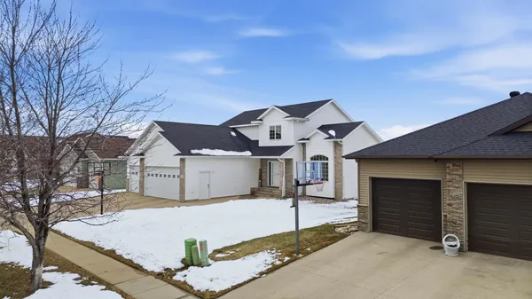 $640,000 | 1816 Queensbury Street, West Fargo, ND 58078