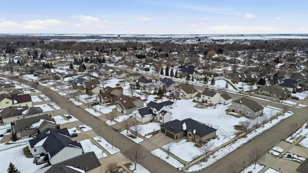 $640,000 | 1816 Queensbury Street, West Fargo, ND 58078
