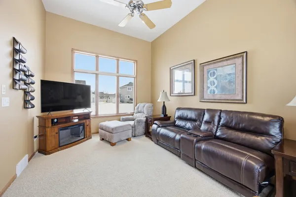 $640,000 | 1816 Queensbury Street, West Fargo, ND 58078