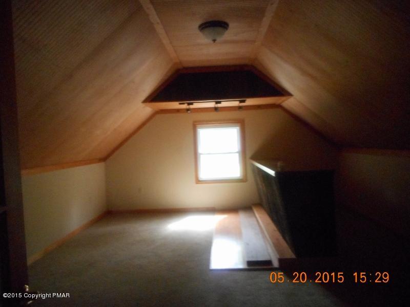 413 Devils Hole Road Cresco, PA 18326 - Photo 9 of 15