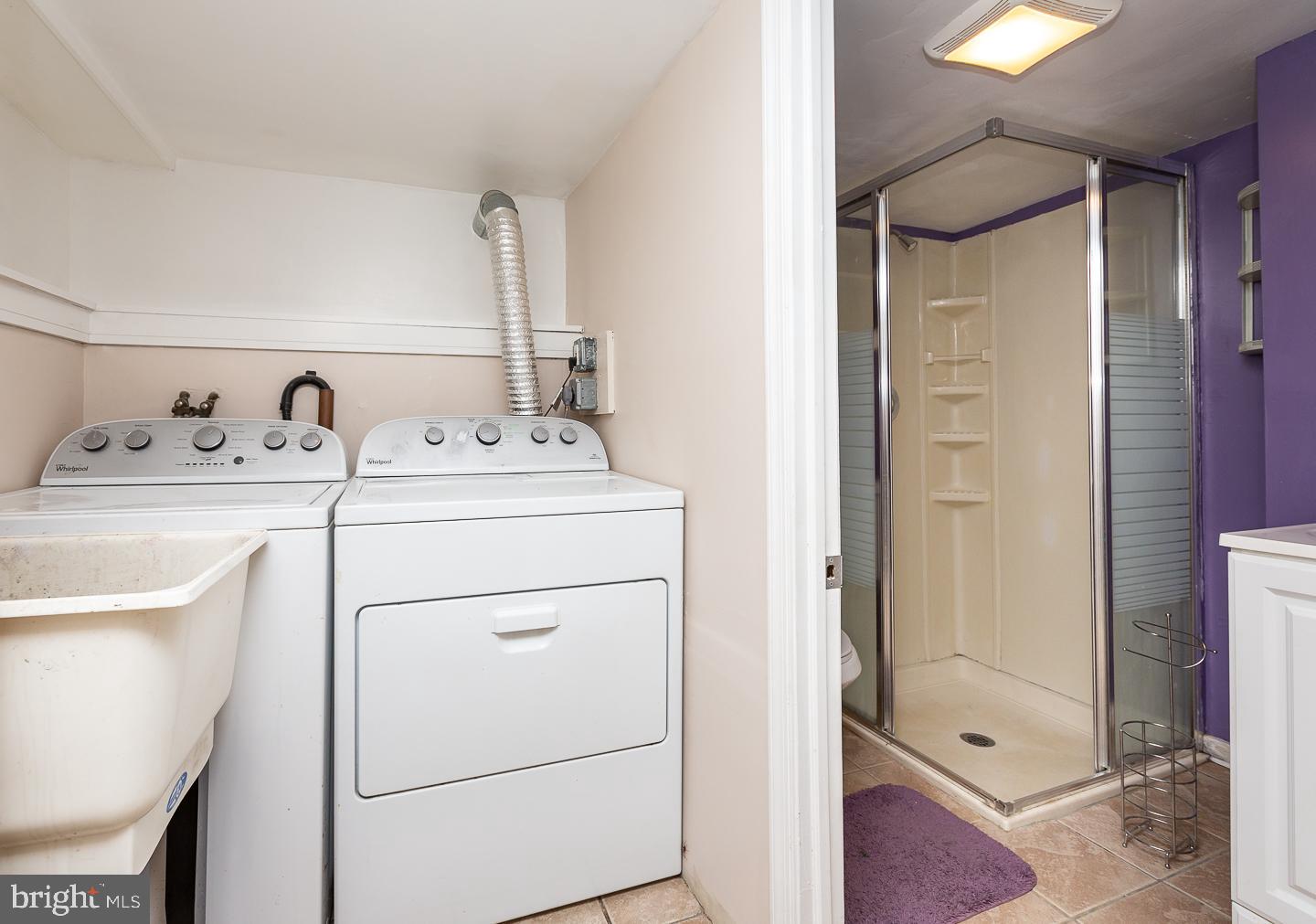 2029 Laurel Road Havertown, PA 19083 - Photo 20 of 45 a utility room with dryer and washer