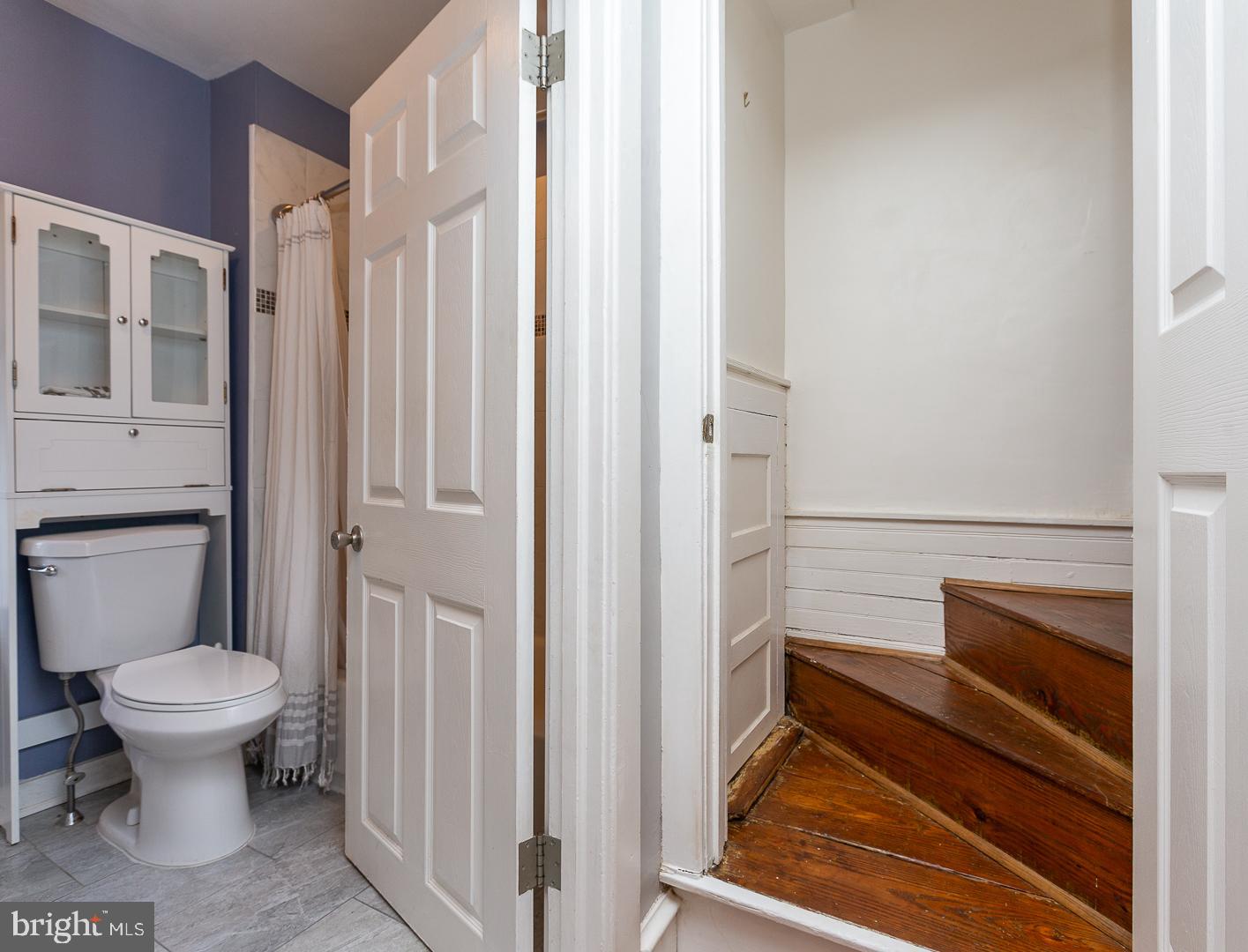 2029 Laurel Road Havertown, PA 19083 - Photo 33 of 45 a bathroom with a toilet and a shower