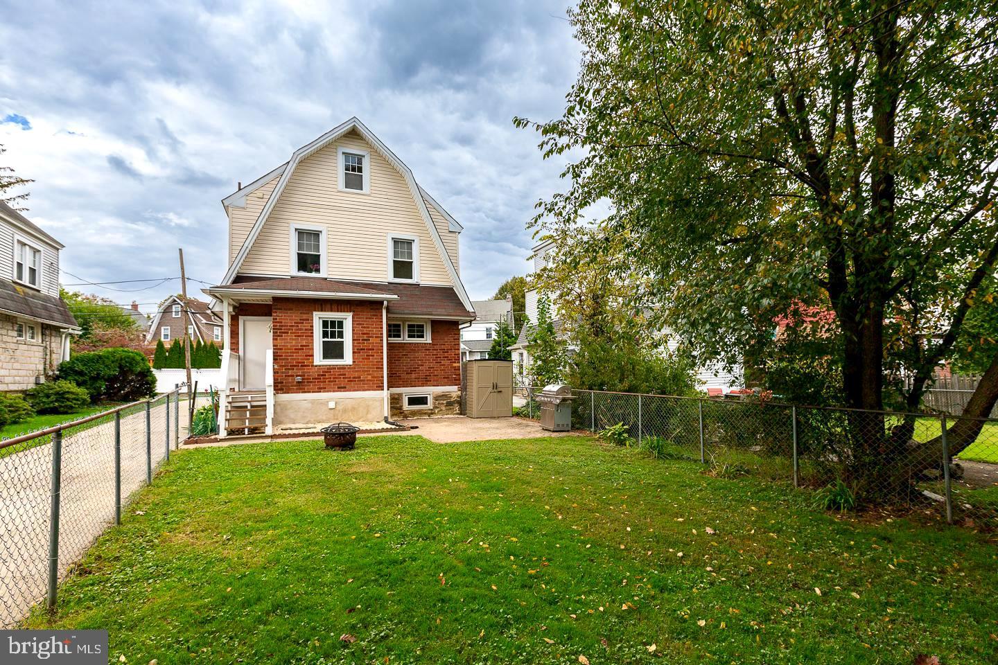 2029 Laurel Road Havertown, PA 19083 - Photo 42 of 45 a front view of house with yard and green space