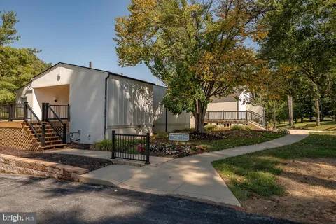 $425,000 | 209 East Chelsea Circle, Newtown Square, PA 19073