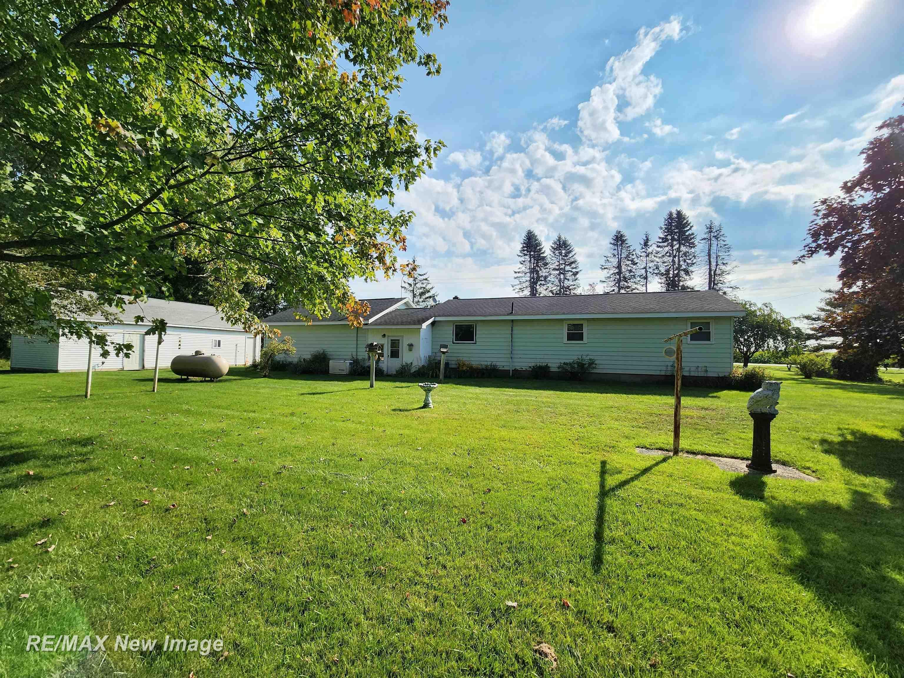 3954 South Merrill Road Merrill, MI 48637 - Photo 7 of 36