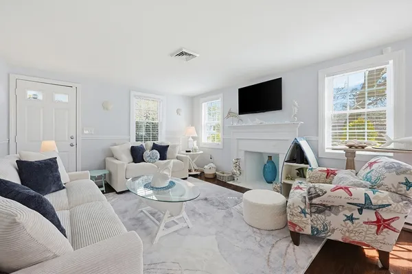 $549,900 | 25 Niagara Lane, Yarmouth, MA 02673