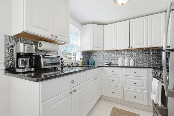 $549,900 | 25 Niagara Lane, Yarmouth, MA 02673