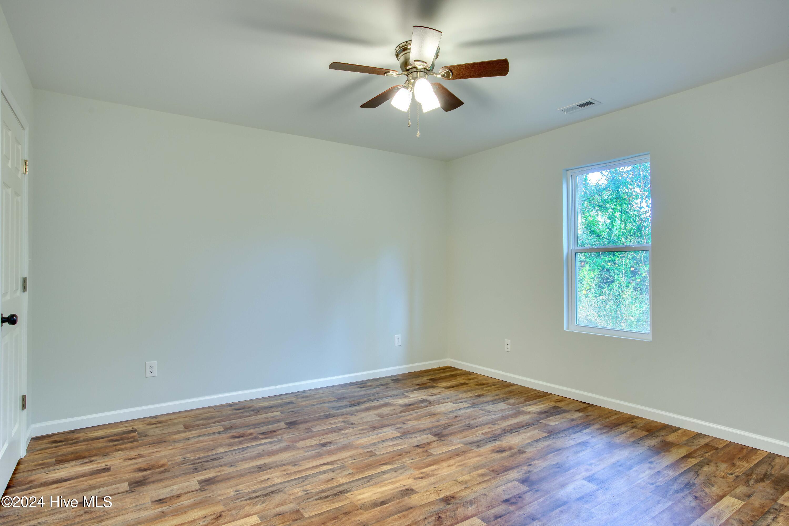 504 Francktown Road Richlands, NC 28574 - Photo 13 of 21 504 Franktown - Interiors - Edited _6