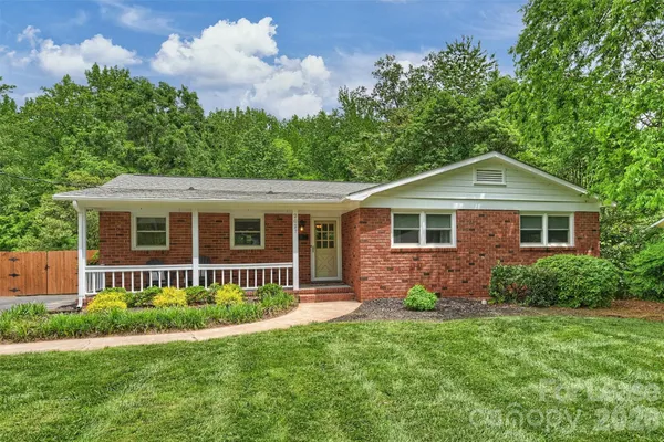 $3,750 | 2027 Wensley Drive, Charlotte, NC 28210