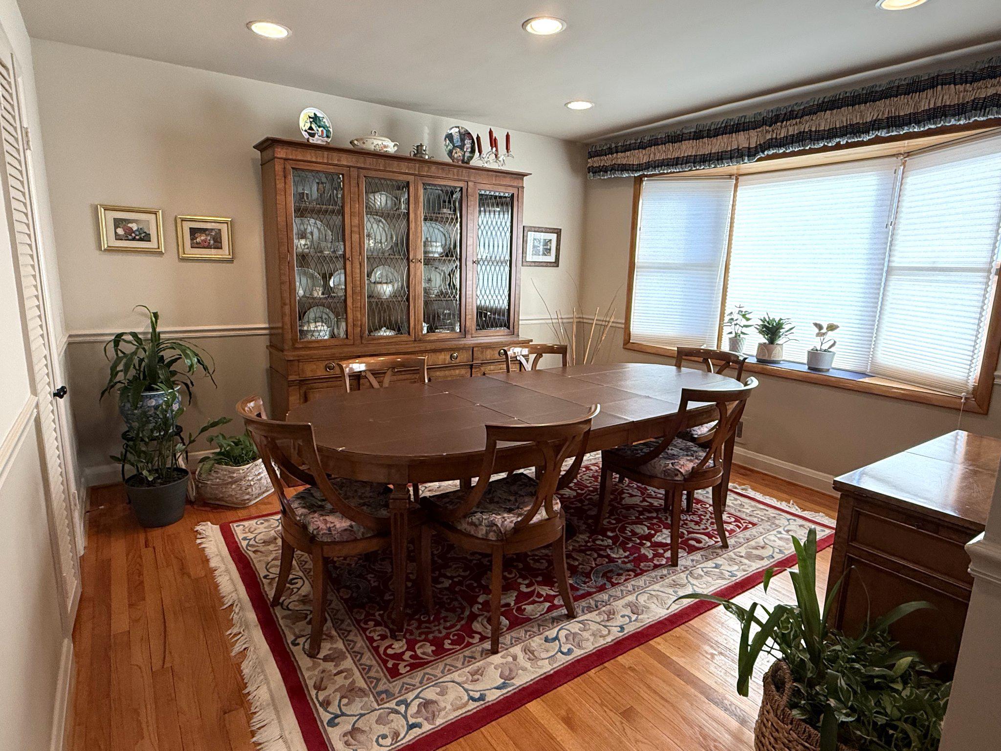 3102 Hatton Road Baltimore, MD 21208 - Photo 4 of 14 Elegant dining space.