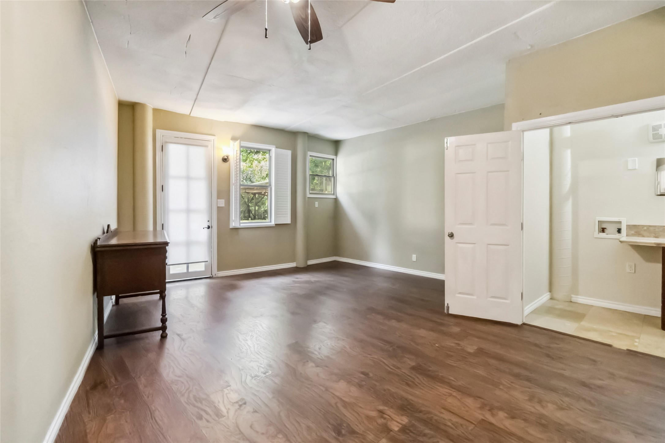 208 Old Potato Road Paige, TX 78659 - Photo 11 of 40 Gallery Image 11