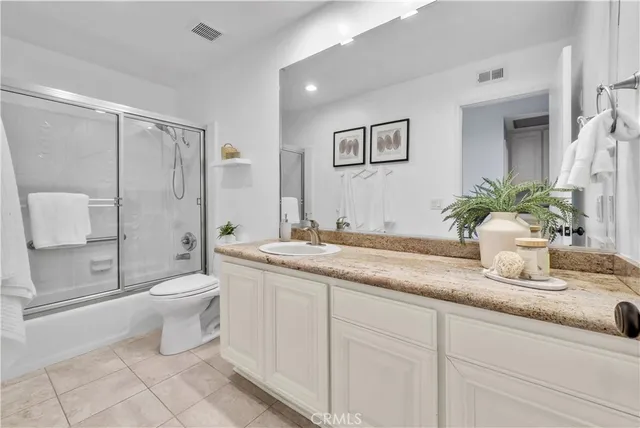 $1,049,000 | 5213 Piccadilly Circle, Westminster, CA 92683