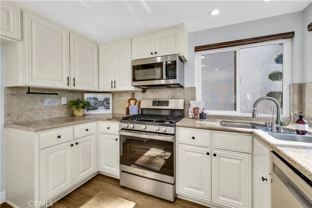 $1,049,000 | 5213 Piccadilly Circle, Westminster, CA 92683