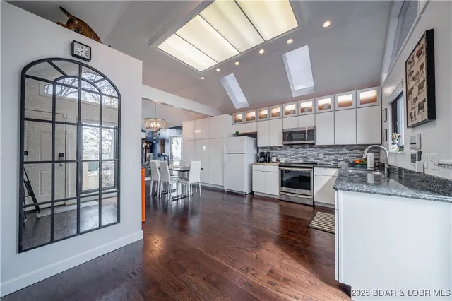 $399,000 | 166 Falls Point Drive, Unit 2B, Lake Ozark, MO 65049