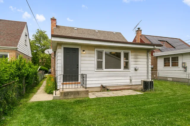 $219,700 | 107 163rd Street, Calumet City, IL 60409