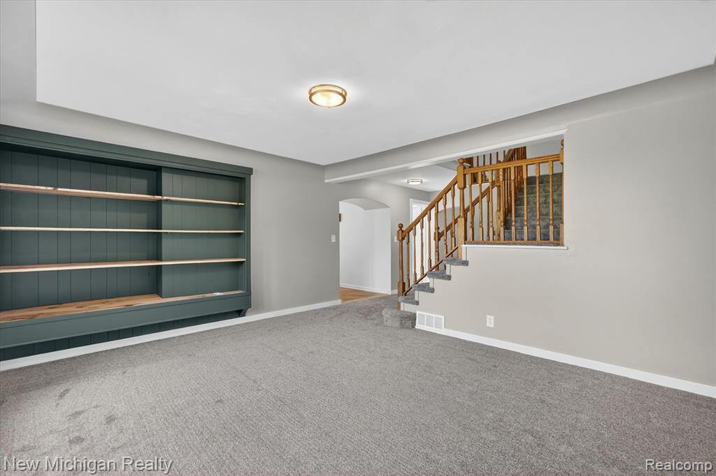 11374 Lahring Road Gaines, MI 48436 - Photo 13 of 66