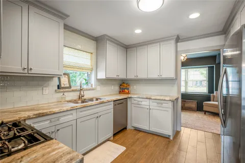 $535,000 | 1911 Stebbins Drive, Houston, TX 77043