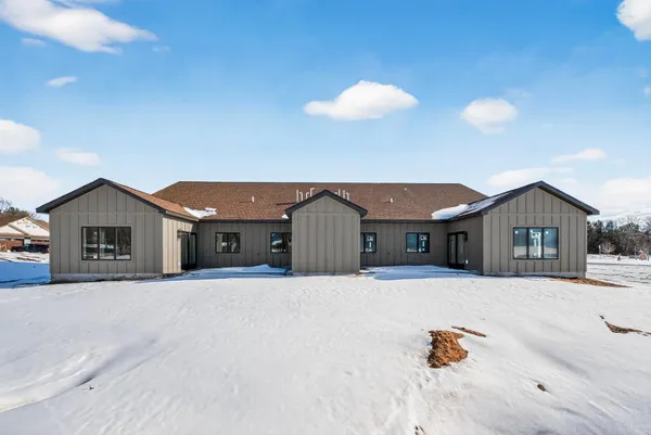 $510,900 | 1065 Legend Lane, River Falls, WI 54022