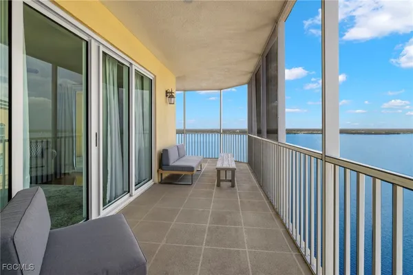 $5,500 | 2745 First Street, Unit 2306, Fort Myers, FL 33916