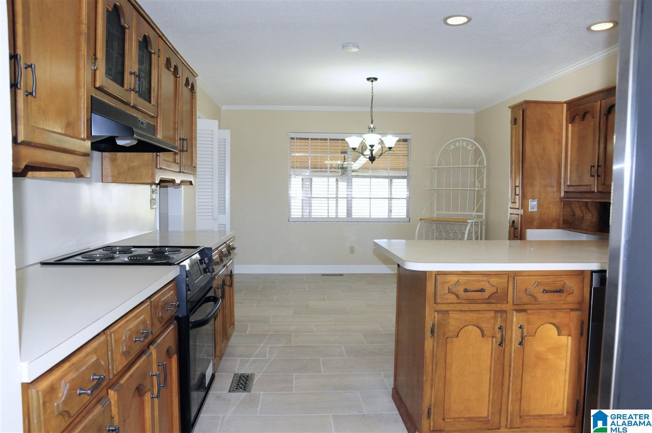 426 2nd Street Pleasant Grove, AL 35127 - Photo 8 of 36