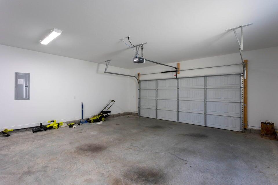 8127 Slugger Way Chattanooga, TN 37421 - Photo 42 of 52 Garage