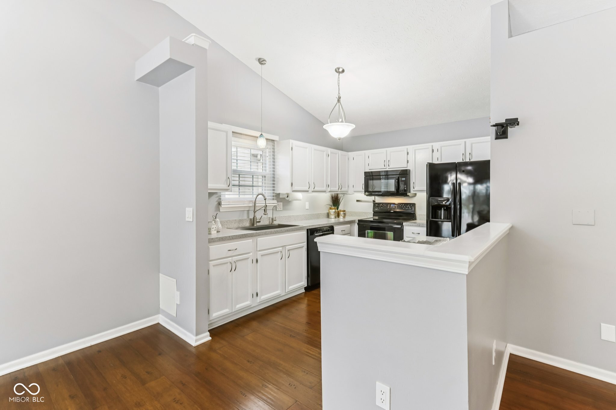 12427 Trumbull Court Fishers, IN 46038 - Photo 11 of 50