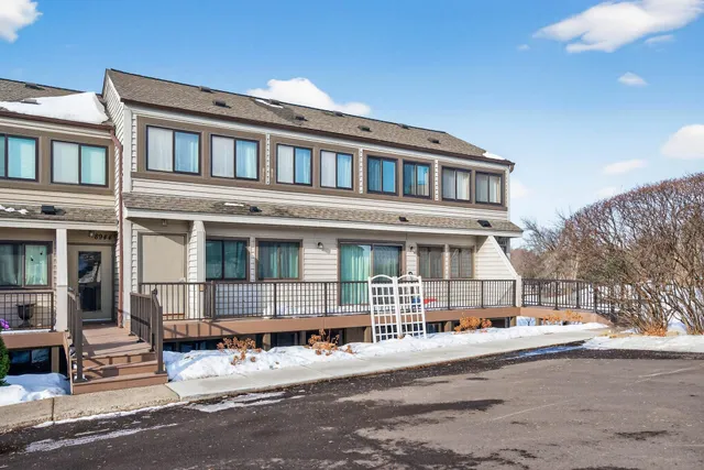 $245,000 | 8940 Neill Lake Road, Unit 135E, Eden Prairie, MN 55347