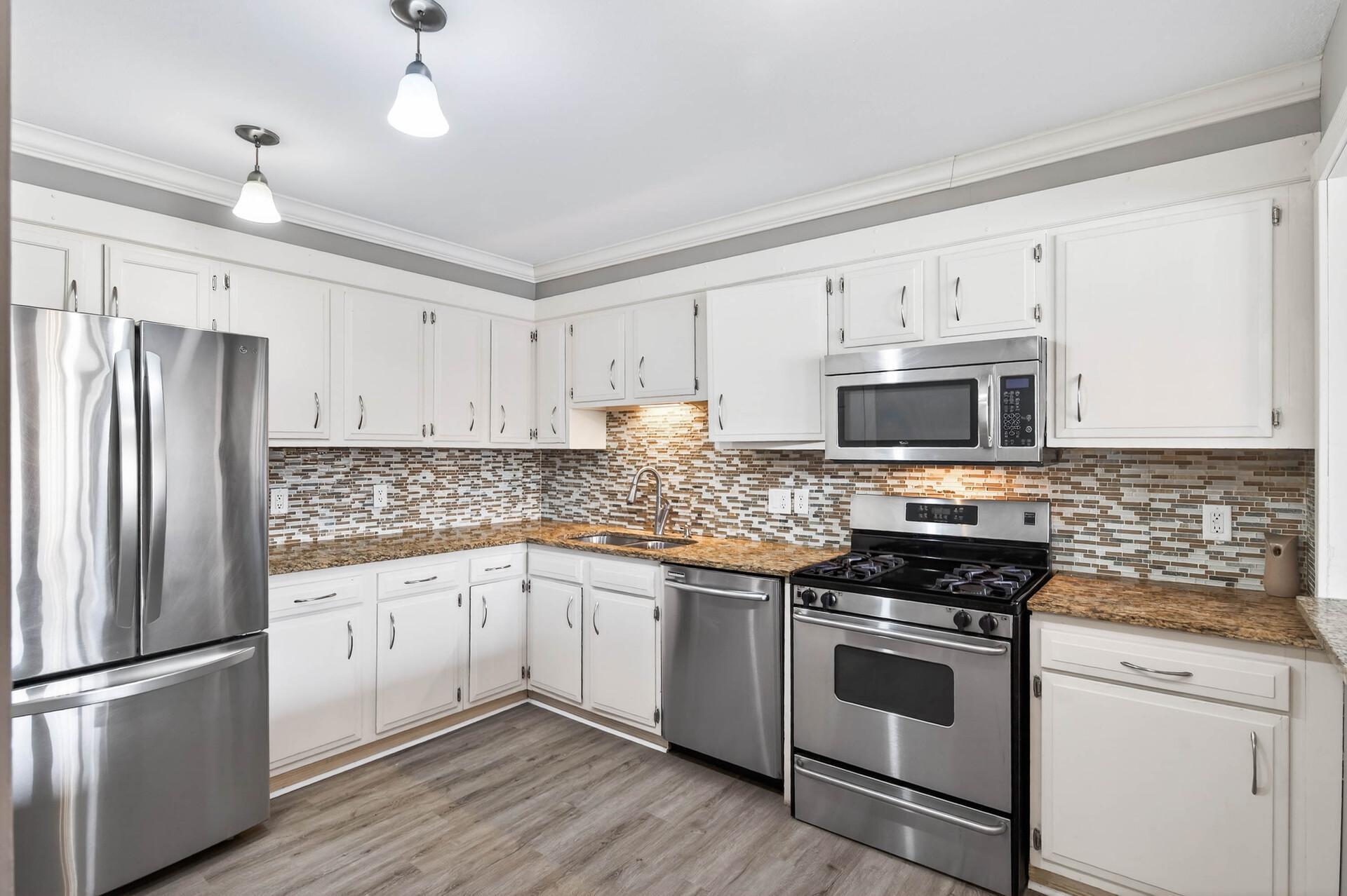 8940 Neill Lake Road, Unit 135E Eden Prairie, MN 55347 - Photo 11 of 37