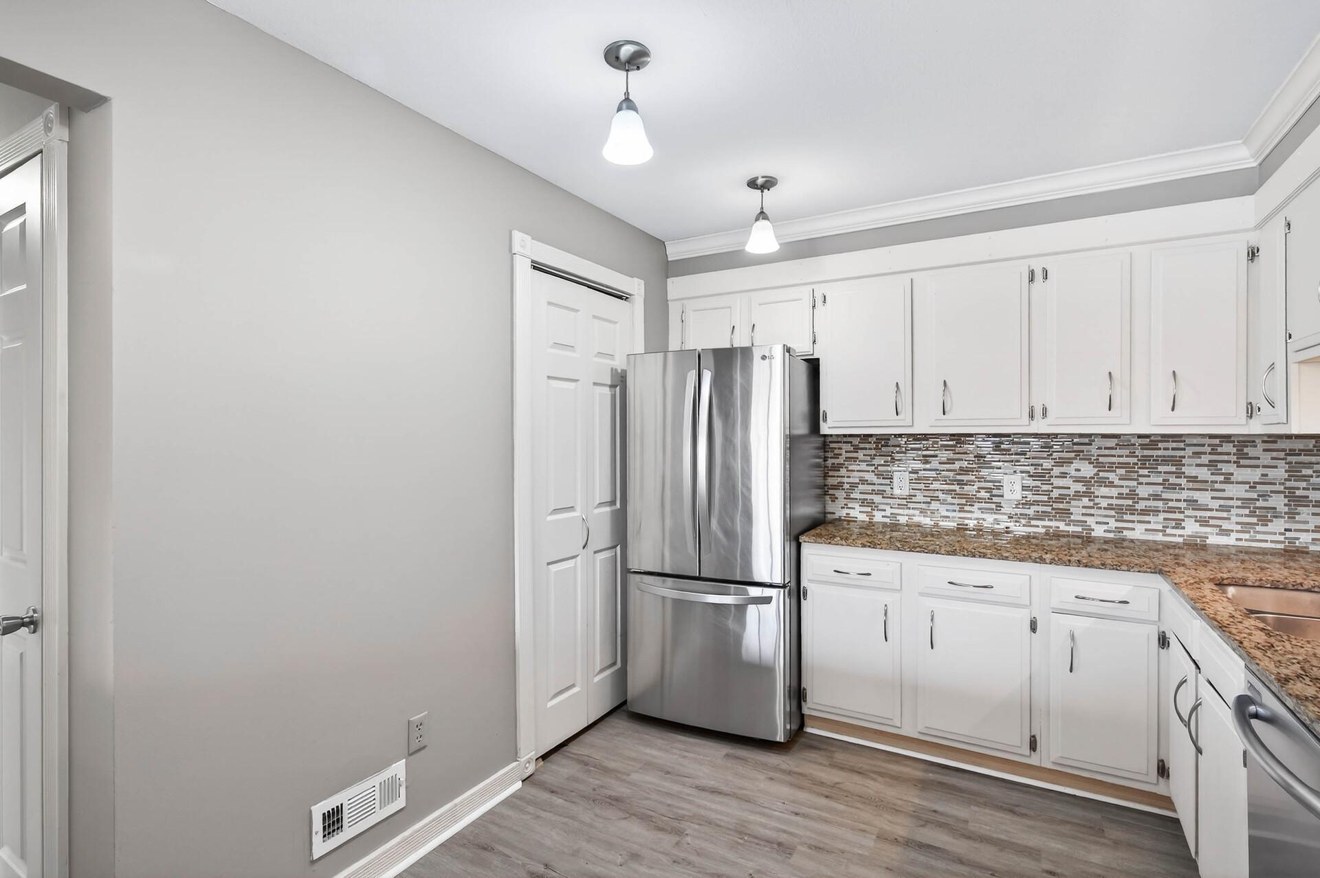 8940 Neill Lake Road, Unit 135E Eden Prairie, MN 55347 - Photo 13 of 37