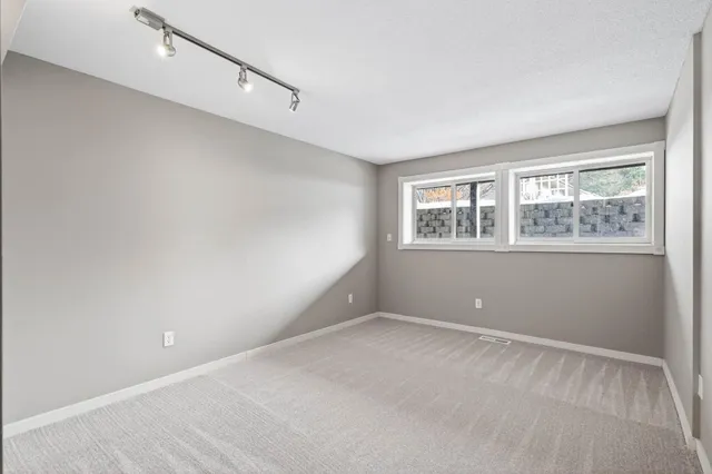 $245,000 | 8940 Neill Lake Road, Unit 135E, Eden Prairie, MN 55347