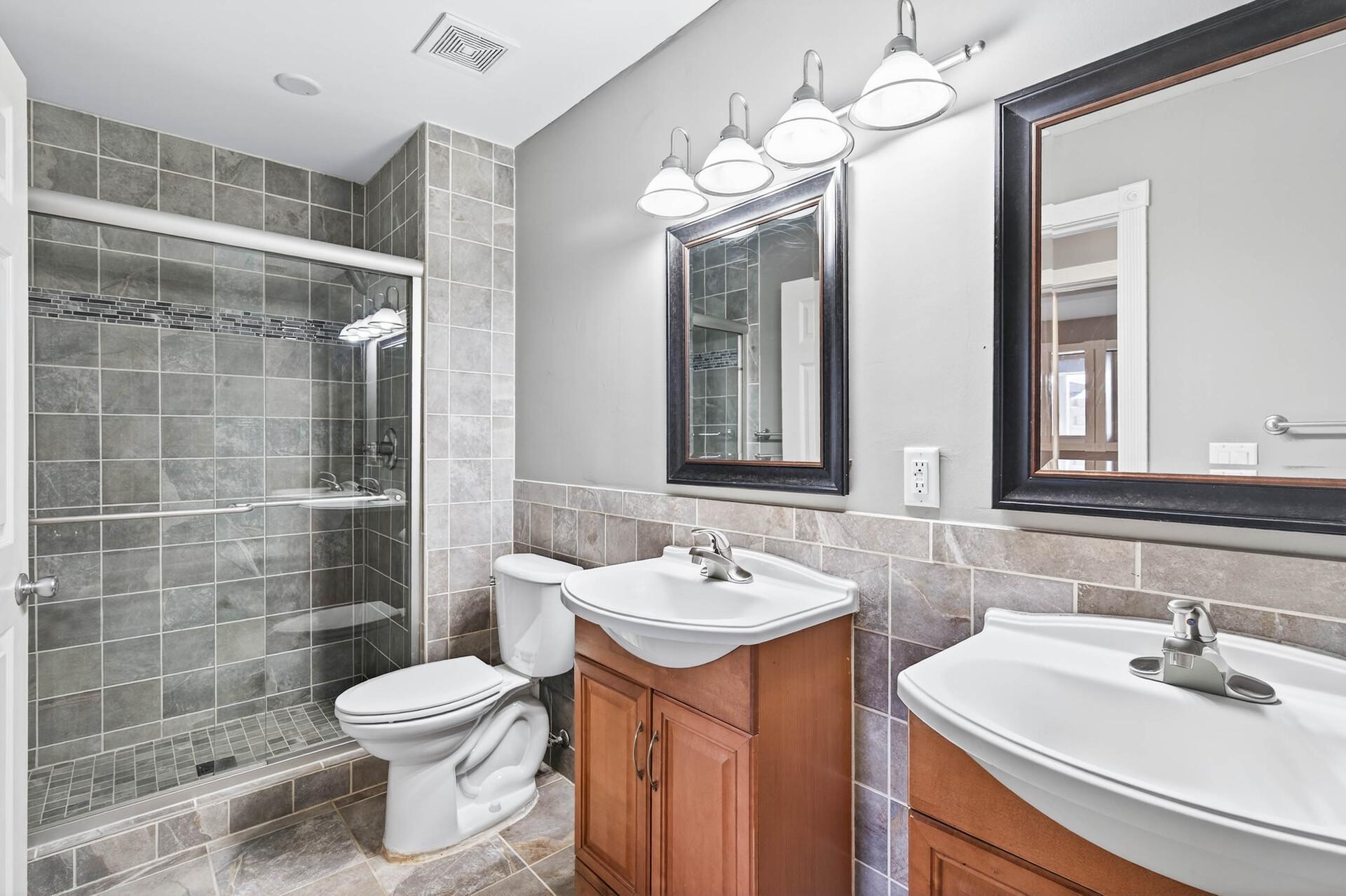 8940 Neill Lake Road, Unit 135E Eden Prairie, MN 55347 - Photo 17 of 37