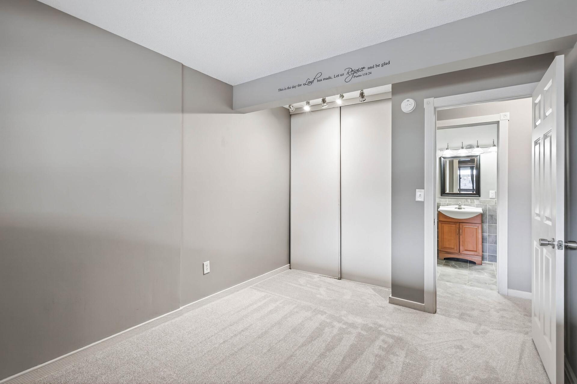 8940 Neill Lake Road, Unit 135E Eden Prairie, MN 55347 - Photo 19 of 37