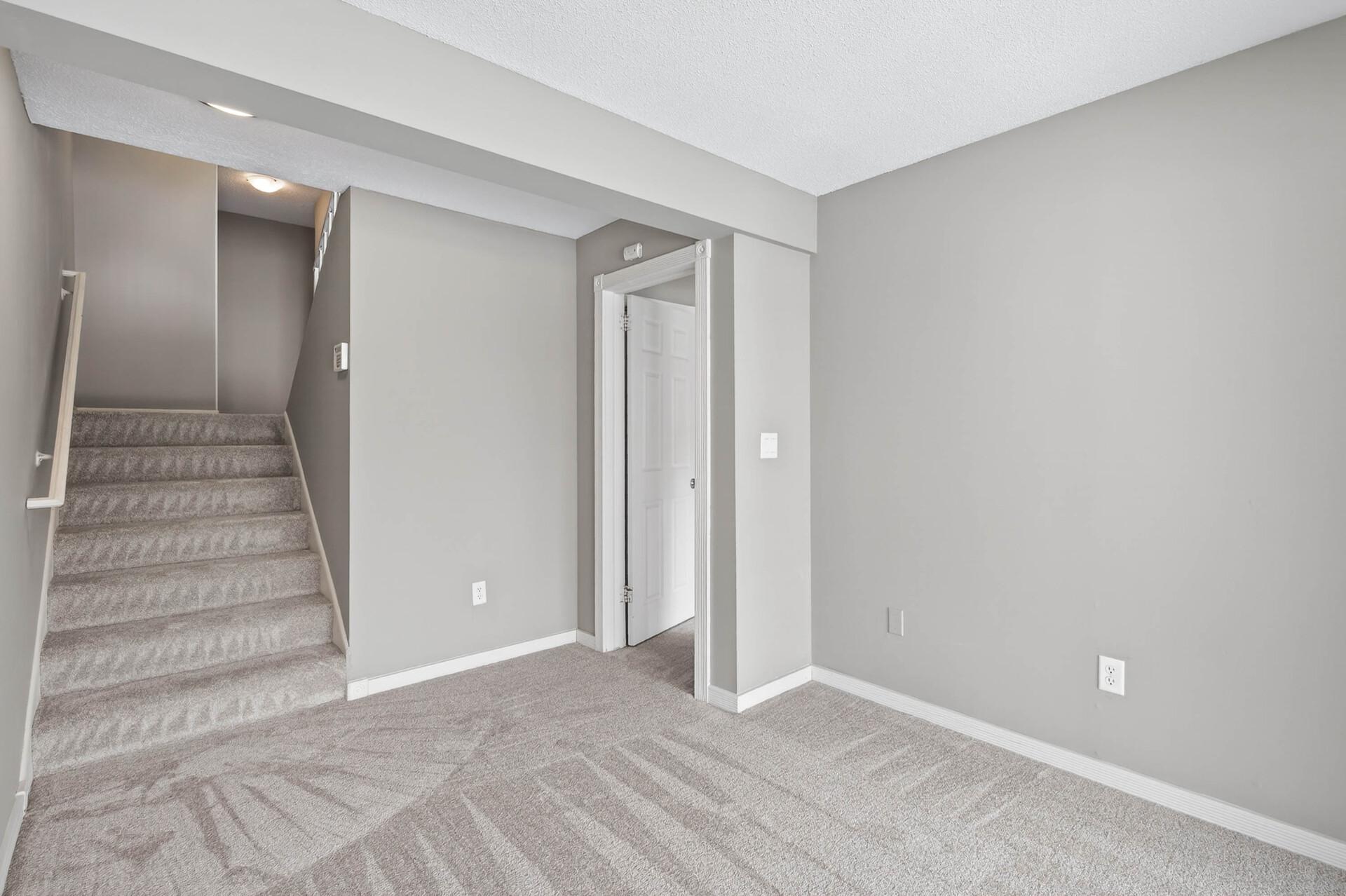 8940 Neill Lake Road, Unit 135E Eden Prairie, MN 55347 - Photo 21 of 37