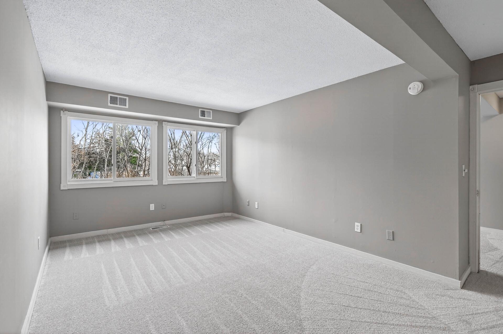 8940 Neill Lake Road, Unit 135E Eden Prairie, MN 55347 - Photo 23 of 37