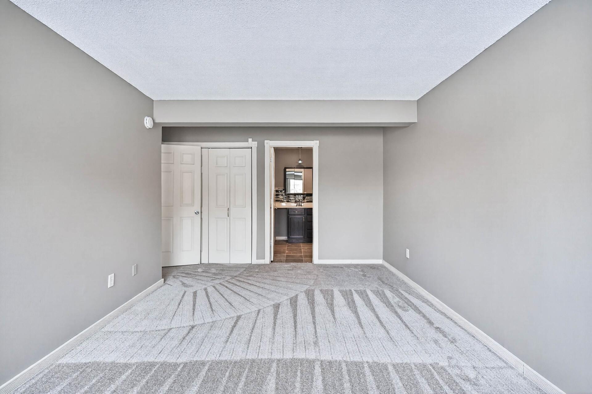 8940 Neill Lake Road, Unit 135E Eden Prairie, MN 55347 - Photo 24 of 37