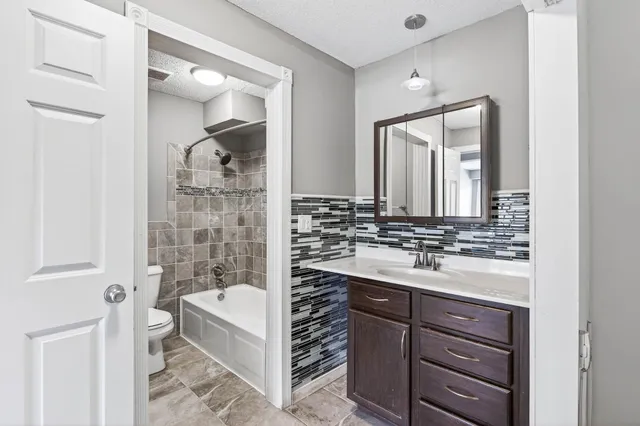 $245,000 | 8940 Neill Lake Road, Unit 135E, Eden Prairie, MN 55347