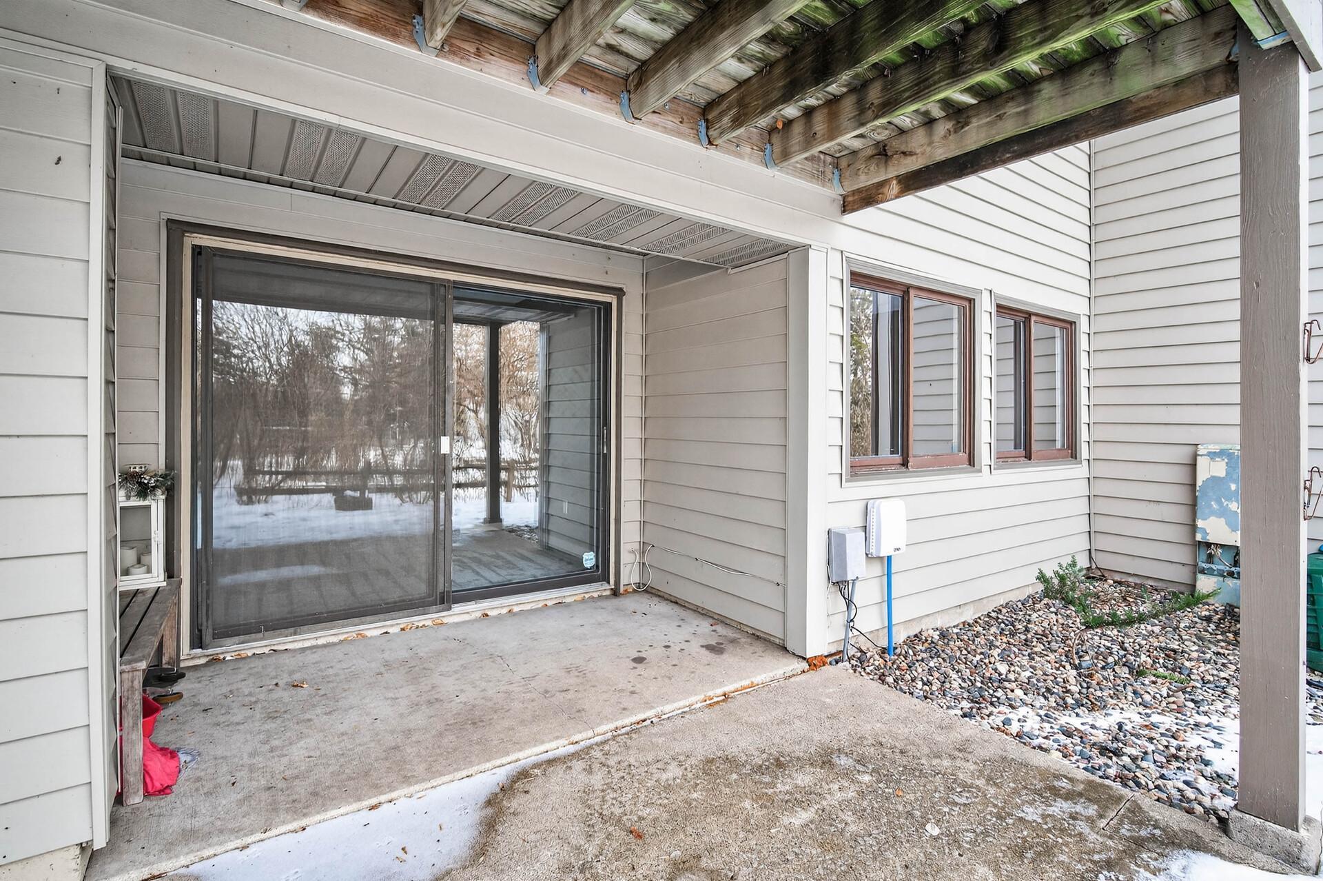 8940 Neill Lake Road, Unit 135E Eden Prairie, MN 55347 - Photo 28 of 37