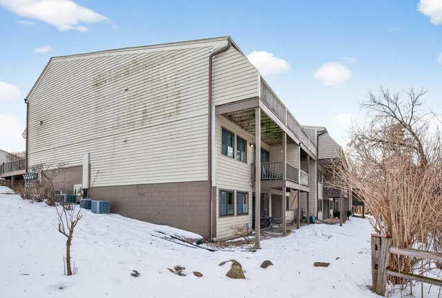 $245,000 | 8940 Neill Lake Road, Unit 135E, Eden Prairie, MN 55347