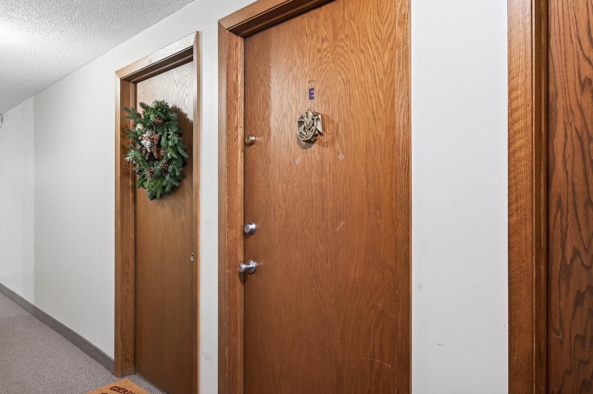 8940 Neill Lake Road, Unit 135E Eden Prairie, MN 55347 - Photo 32 of 37