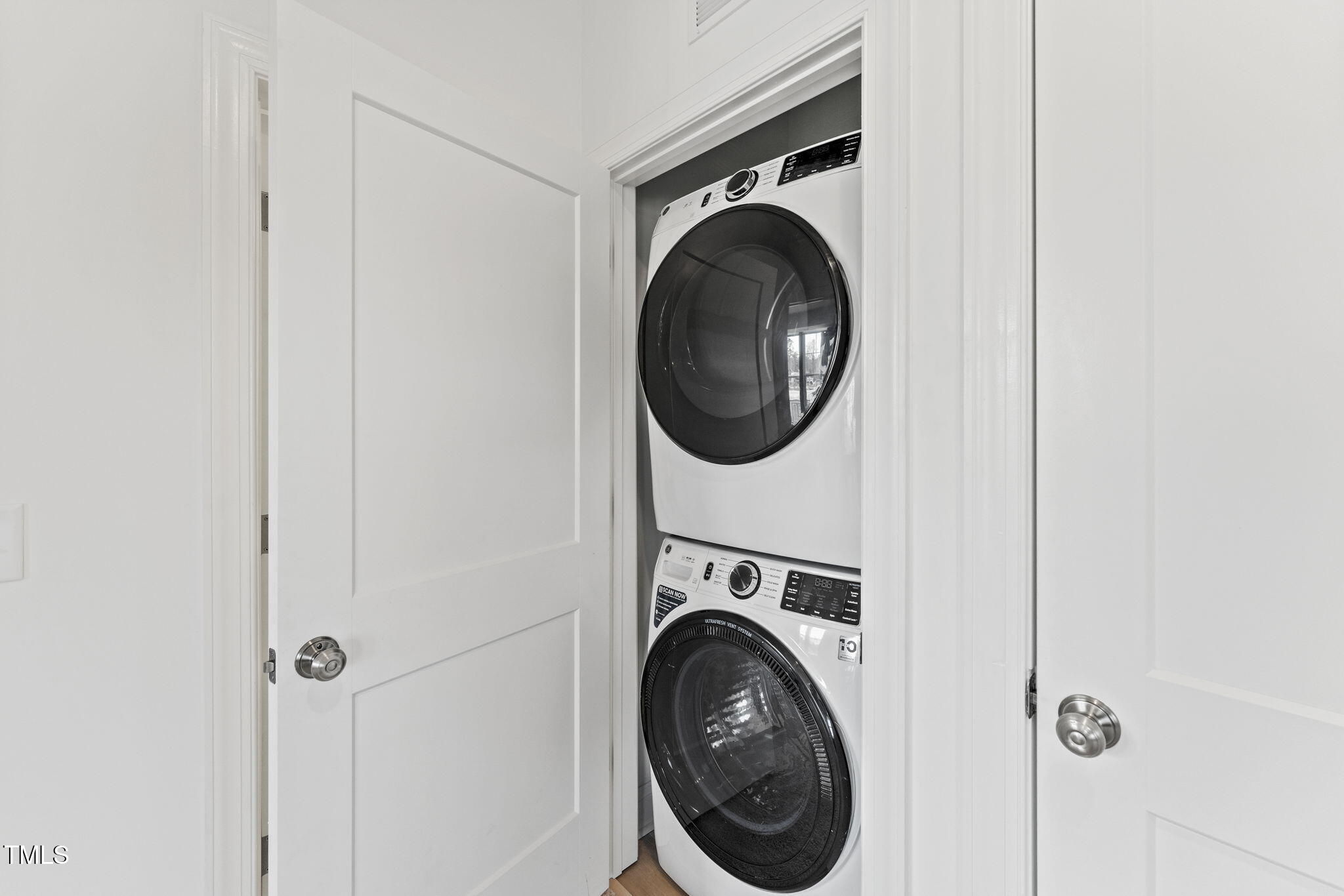 1230 Coach Sta Alley, Unit 101 Raleigh, NC 27601 - Photo 23 of 39 17