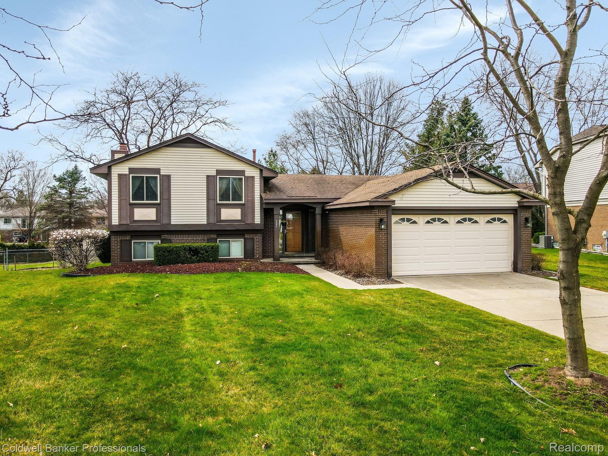 5395 Timber Ridge Trail Clarkston, MI 48346 - Photo 41 of 51 Great curb appeal!