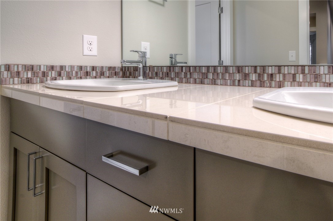 5716 Northeast 7th Court Renton, WA 98059 - Photo 7 of 14