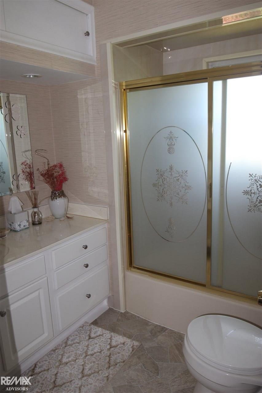56205 Omo Road Macomb, MI 48042 - Photo 41 of 60 Full Bath