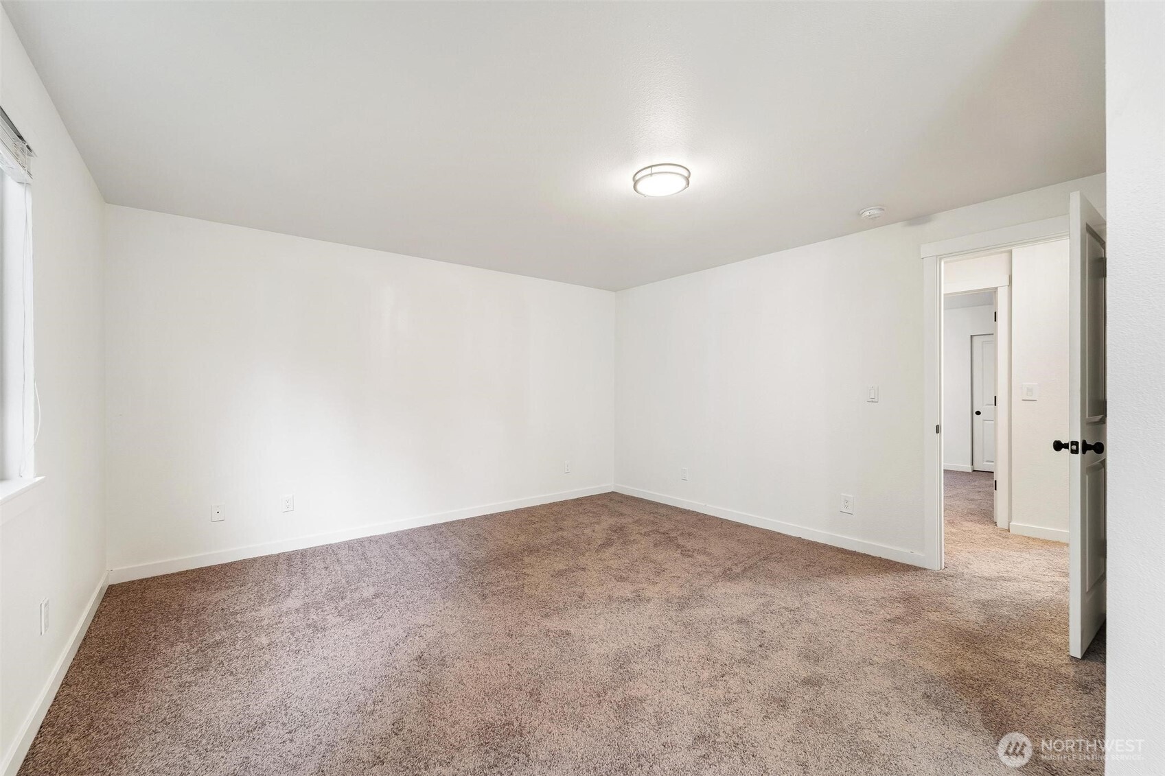 604 213th Street Southwest Bothell, WA 98021 - Photo 26 of 40 an empty room with an entryway