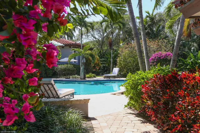 $24,000,000 | 398 South Beach Road, Jupiter Island, FL 33455