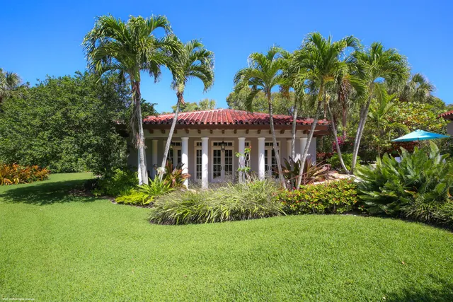 $24,000,000 | 398 South Beach Road, Jupiter Island, FL 33455